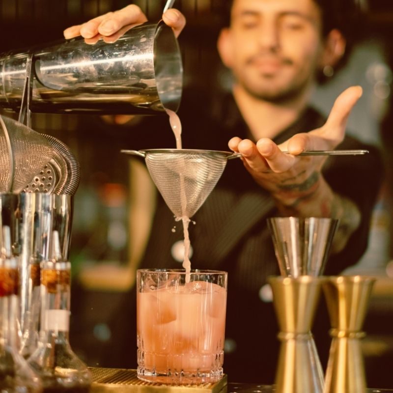 ELEMENTI BASE DI MIXOLOGY E ABBINAMENTO COCKTAIL corso occupati engim